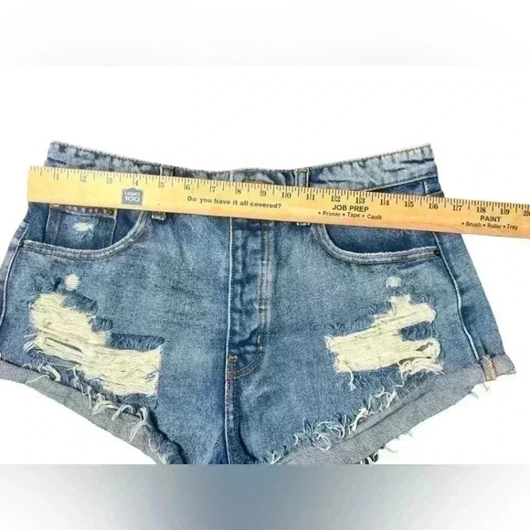 Fashion Nova Cooper Distressed Hi Rise Denim Shorts size Large - Picture 5 of 6